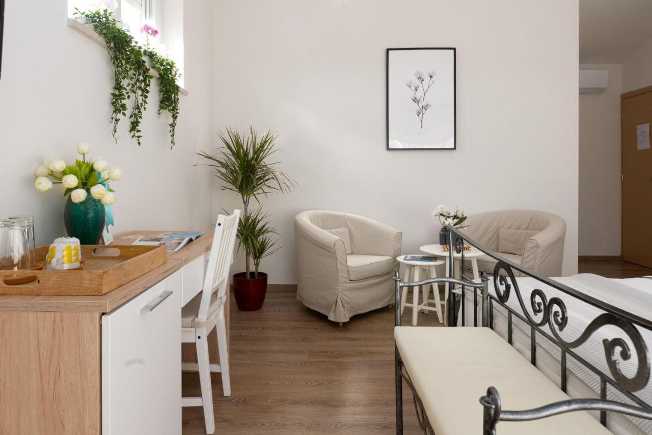 Rooms Karolina Фунтана Екстериор снимка