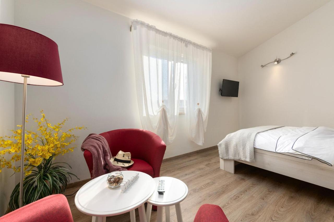 Rooms Karolina Фунтана Екстериор снимка
